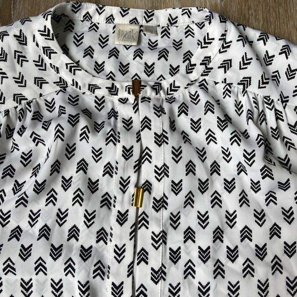 Black and white blouse - Picture 2 of 4